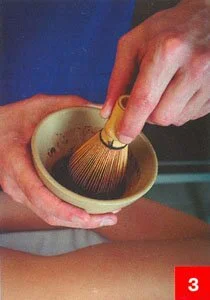 Пилинг тела с помощью кедрового масла и измельченной скорлупы кедровых орешков